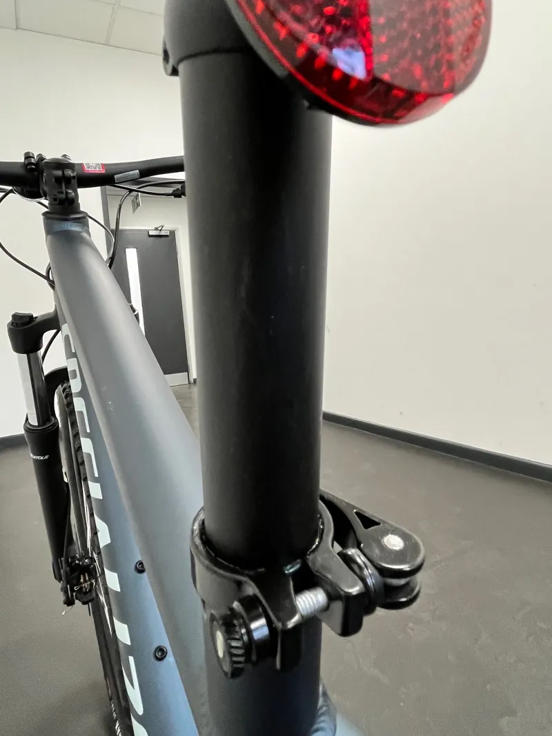 EX-DISPLAY Specialized Rockhopper Hardtail Mountain Bike Medium 2023 in Ice Blue-2